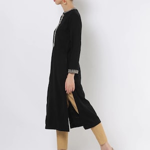 Long Women/ Kurta/ Black Yoke Design Straight Kurta/Mandarin Collar/Llong Sleeves/ Straight hem/Pockets/Side Slits/ Embrodiery/ Beaded