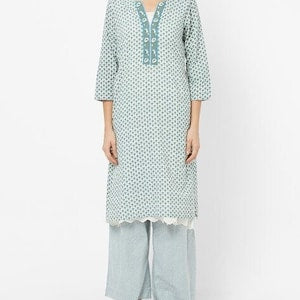 Ethnic cotton batik print kurta set / Embroidered/ Thread Work/Block Print / Bollywood / Long Tunic/ Summer Wear/Batik Print/ Handmade/