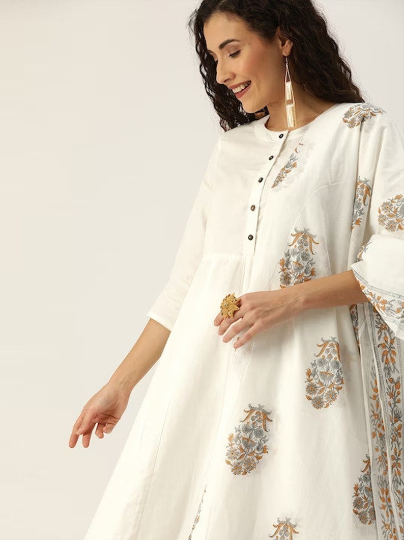 Women Solid Thread Work/ Embroidered/Tunic/Cotton Silk Kurta with Trousers